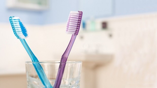 Ini Akibat Berbagi Sikat Gigi Dengan Orang Lain