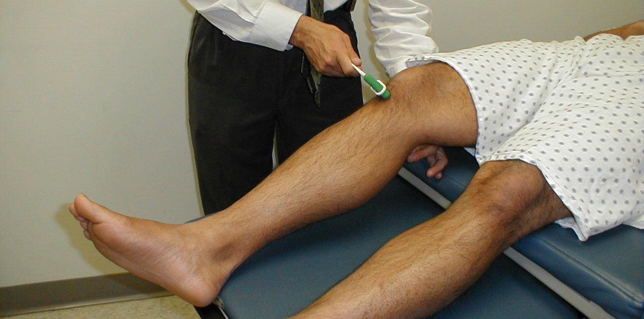 Mengenal Alat Refleks Patela dan Alat Refleks Pupil 